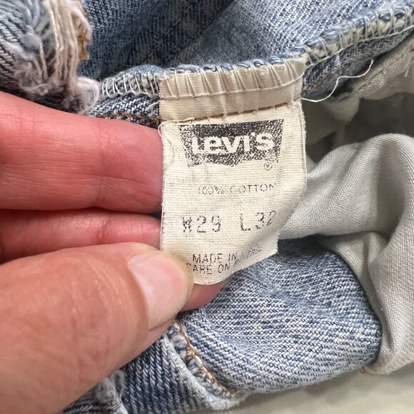 Distressed Levi's Cut-Off Shorts - Frayed Edges, No Tag, Very Short - Size 29 - Picture 5 of 5